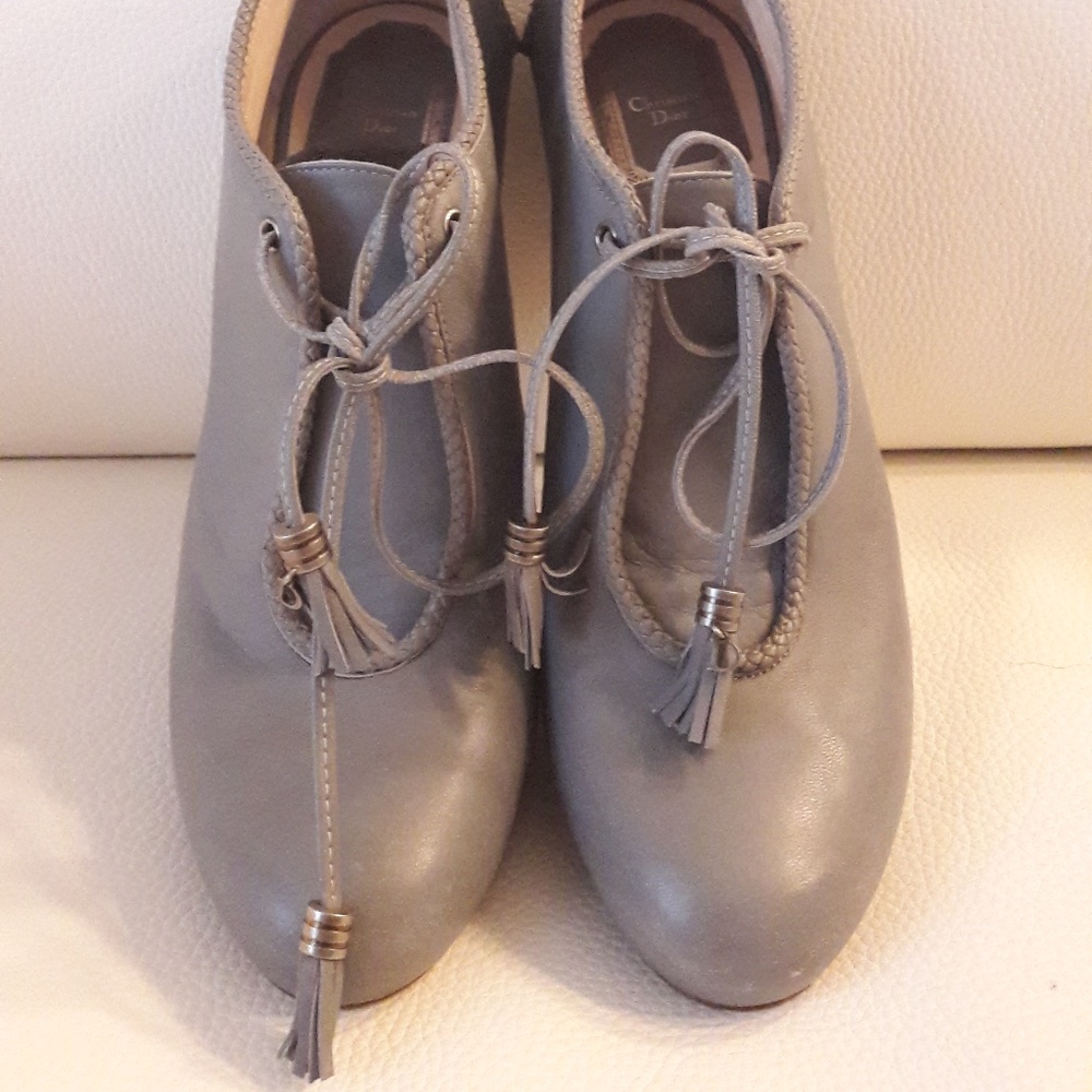 DIOR Leather Bootie With Curved Heel & Western Metal Tooling in Grey, Size 39 - Picture 2 of 7